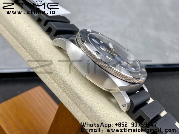 Panerai PAM01323 PAM1323 Y 44mm Submersible VSF 1:1 Best Edition Gray Dial on Rubber Strap P.9011 Clone - Super Clone Watch | 1:1 Best Version