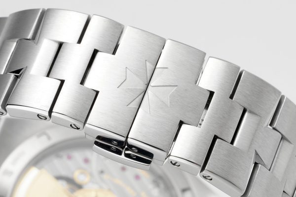 VC Overseas 4500V/110A-B126 SS PPF 1:1 Best Edition Silver Dial on SS Bracelet A5100 - Super Clone Watch | 1:1 Best Version