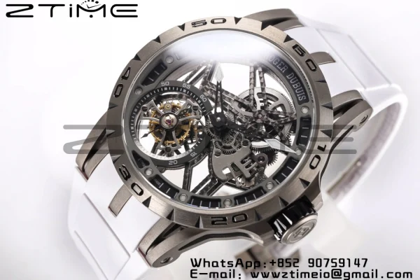 RD Excalibur RDDBEX0546 BBR 1:1 Best Edition Quadrante nero scheletrato su cinturino in gomma bianca A2136 Tourbillon V4 - Orologio super clone | 1:1 Best Version