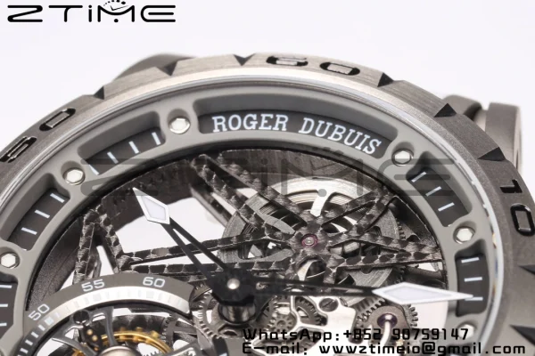 RD Excalibur RDDBEX0546 BBR 1:1 Best Edition Quadrante nero scheletrato su cinturino in gomma bianca A2136 Tourbillon V4 - Orologio super clone | 1:1 Best Version