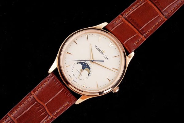 Master Ultra Thin Moon 1362520 RG AZF 1:1 Best Edition Weißes Zifferblatt auf braunem Lederarmband A925 - Super Clone Watch | 1:1 Best Version