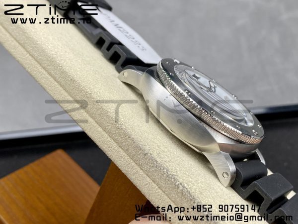 Panerai PAM02223 PAM2223 Submersible 42mm VSF Best Edition White Dial on Black Rubber Strap P900 - Super Clone Watch | 1:1 Best Version