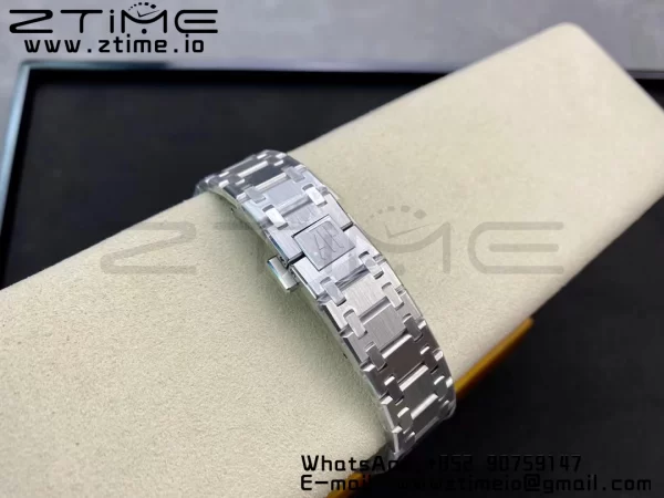 AP Royal Oak 39mm 15202 SS ZF 1:1 Best Edition Blue Textured Dial on SS Bracelet A2121 V2 - Super Clone Watch | 1:1 Best Version