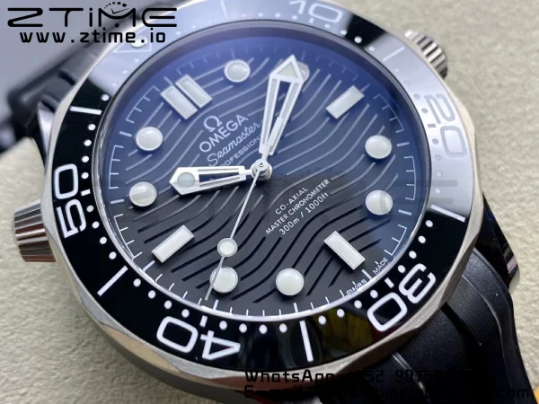 OMEGA Seamaster Diver 300M Real Ceramic Case VSF 1:1 Best Edition με μαύρο λουράκι από καουτσούκ A8806 V2 - Super Clone Watch | 1:1 Best Version