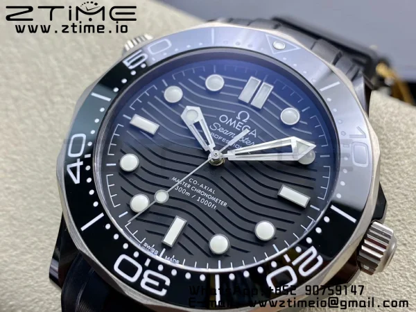 OMEGA Seamaster Diver 300M Real Ceramic Case VSF 1:1 Best Edition με μαύρο λουράκι από καουτσούκ A8806 V2 - Super Clone Watch | 1:1 Best Version