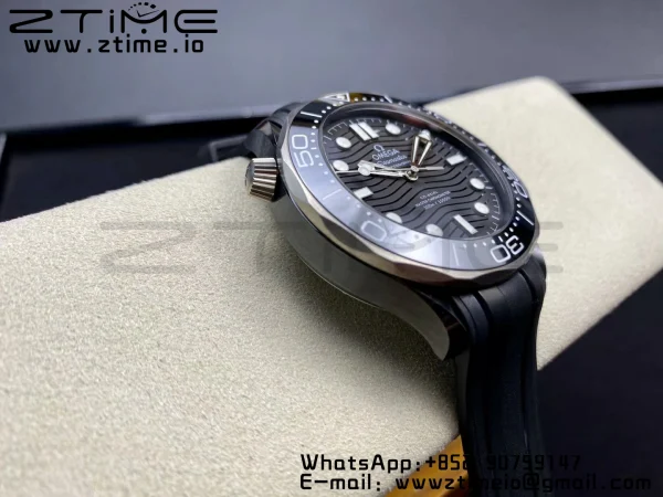 OMEGA Seamaster Diver 300M Real Ceramic Case VSF 1:1 Best Edition με μαύρο λουράκι από καουτσούκ A8806 V2 - Super Clone Watch | 1:1 Best Version