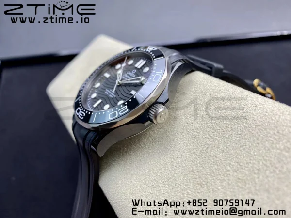 OMEGA Seamaster Diver 300M Real Ceramic Case VSF 1:1 Best Edition με μαύρο λουράκι από καουτσούκ A8806 V2 - Super Clone Watch | 1:1 Best Version