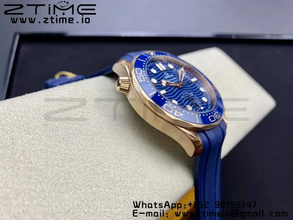 OMEGA 2018 Seamaster Diver 300M RG Blue Ceramic VSF 1:1 Best Edition Blue Dial on Blue Rubber Strap A880 - Super Clone Watch | 1:1 Best Version