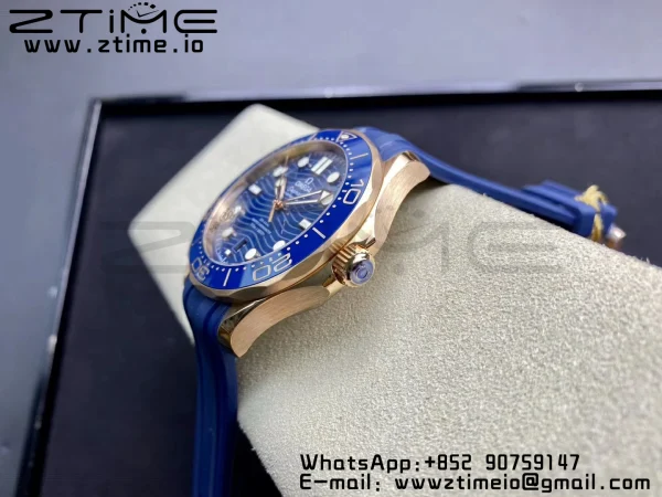 OMEGA 2018 Seamaster Diver 300M RG Blue Ceramic VSF 1:1 Best Edition Blue Dial on Blue Rubber Strap A880 - Super Clone Watch | 1:1 Best Version