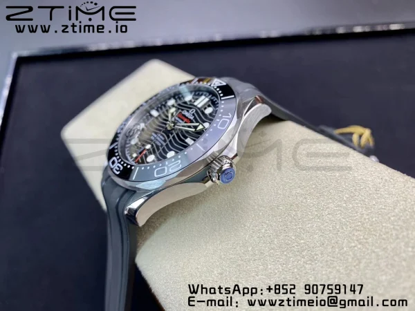 OMEGA Seamaster 2018 Diver 300M VSF 1:1 Best Edition Black Ceramic Black Dial on Black Rubber Strap A8800 V2 - Super Clone Watch | 1:1 Best Version