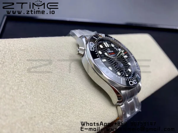 OMEGA Seamaster Diver 300M VSF 1:1 Best Edition Black Ceramic Black Dial on SS Bracelet A8800 V2 (Black Balance Wheel) - Super Clone Watch | 1:1 Best Version