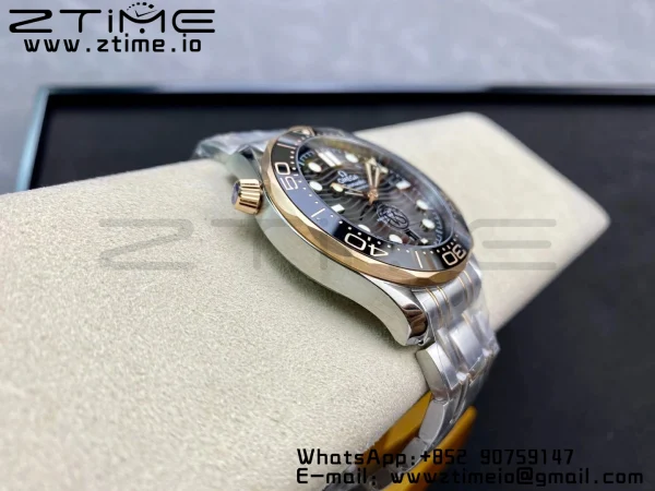 OMEGA 2018 Seamaster Diver 300M SS/RG VSF 1:1 Best Edition RG Bezel Black Dial on SS/RG Bracelet A8800 - Super Clone Watch | 1:1 Best Version