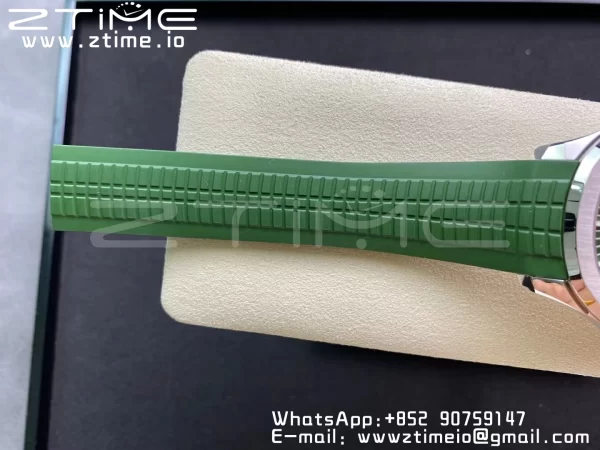 PATEK PHILIPPE Aquanaut 5168G 42mm SS 3KF 1:1 Best Edition Green Dial on Green Rubber Strap A324 Super Clone V2 - Super Clone Watch | 1:1 Best Version