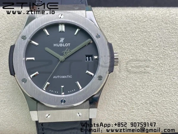 HUBLOT Classic Fusion 42mm 542.NX.1171.RX チタニウム WWF 1:1 ベストエディション ブラックダイアル ブラックグミストラップ A2892 - スーパークローンウォッチ｜1:1 ベストバージョン