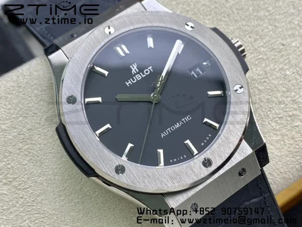 HUBLOT Classic Fusion 42mm 542.NX.1171.RX チタニウム WWF 1:1 ベストエディション ブラックダイアル ブラックグミストラップ A2892 - スーパークローンウォッチ｜1:1 ベストバージョン