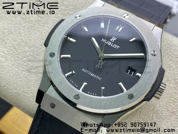 HUBLOT Classic Fusion 42mm 542.NX.1171.RX チタニウム WWF 1:1 ベストエディション ブラックダイアル ブラックグミストラップ A2892 - スーパークローンウォッチ｜1:1 ベストバージョン