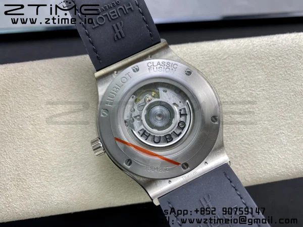 HUBLOT Classic Fusion 42mm 542.NX.1171.RX チタニウム WWF 1:1 ベストエディション ブラックダイアル ブラックグミストラップ A2892 - スーパークローンウォッチ｜1:1 ベストバージョン