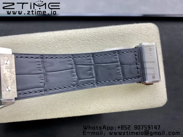 HUBLOT Classic Fusion 42mm 542.NX.1171.RX チタニウム WWF 1:1 ベストエディション ブラックダイアル ブラックグミストラップ A2892 - スーパークローンウォッチ｜1:1 ベストバージョン