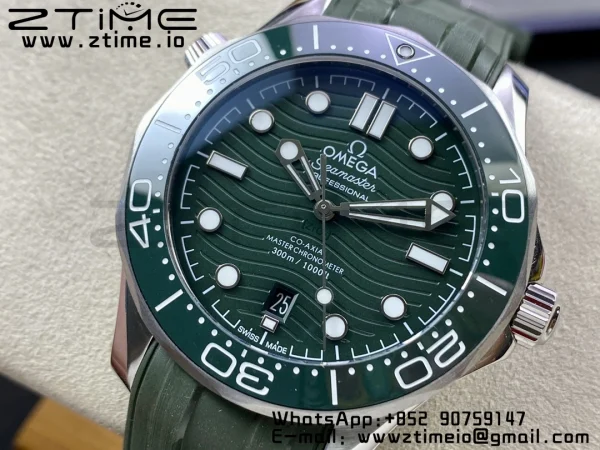 OMEGA Seamaster Diver 300M VSF 1:1 Best Edition Πράσινο κεραμικό πράσινο καντράν σε μπλε λουράκι από καουτσούκ A8800 V2 - Super Clone Watch | 1:1 Best Version