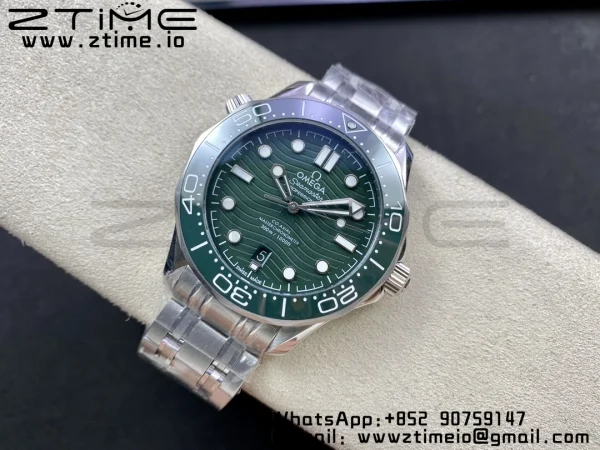 OMEGA OMEGA Seamaster Diver 300M VSF 1:1 Best Edition Green Ceramic Green Dial on SS Bracelet A8800 V2 - Super Clone Watch | 1:1 Best Version