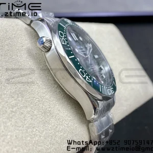 OMEGA OMEGA Seamaster Diver 300M VSF 1:1 Best Edition Green Ceramic Green Dial on SS Bracelet A8800 V2 - Super Clone Watch | 1:1 Best Version