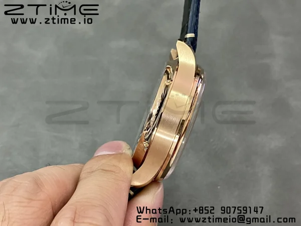 IWC Portugieser Ikuinen kalenteri IW503312 RG APSF 1:1 Best Edition Blue Dial sininen kudottu nahkahihna A52610 Clone - Super Clone Watch | 1:1 Paras versio