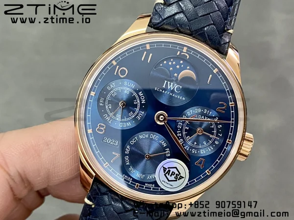 IWC Portugieser Ikuinen kalenteri IW503312 RG APSF 1:1 Best Edition Blue Dial sininen kudottu nahkahihna A52610 Clone - Super Clone Watch | 1:1 Paras versio