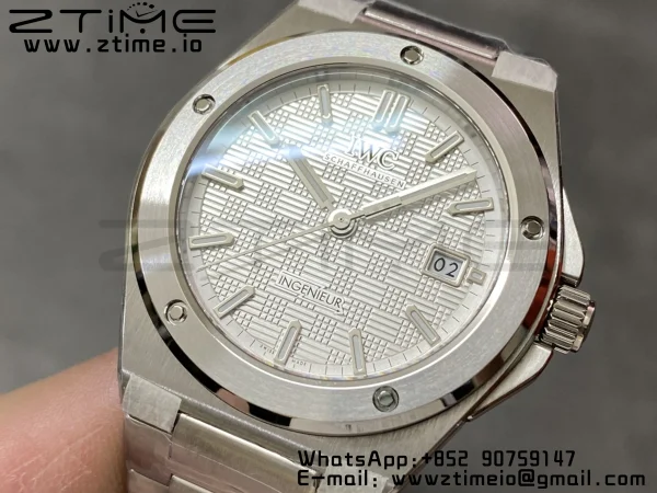 IWC Ingenuier 40mm V7F 1:1 Best Edition Gris Argent Dial on SS Bracelet A2892 - Super Clone Watch | 1:1 Best Version