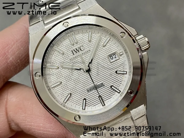 IWC Ingenuier 40mm V7F 1:1 Best Edition Gris Argent Dial on SS Bracelet A2892 - Super Clone Watch | 1:1 Best Version