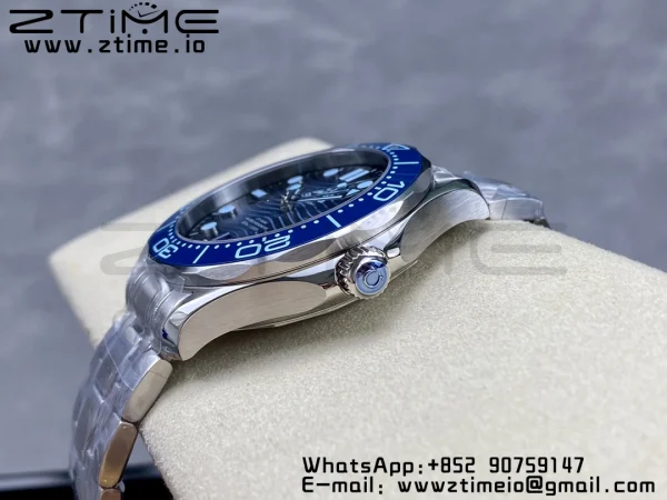 OMEGA Seamaster 300 SS VSF 1:1 Best Edition Gradient Blue Dial on SS Bracelet A8808 - Super Clone Watch | 1:1 Best Version