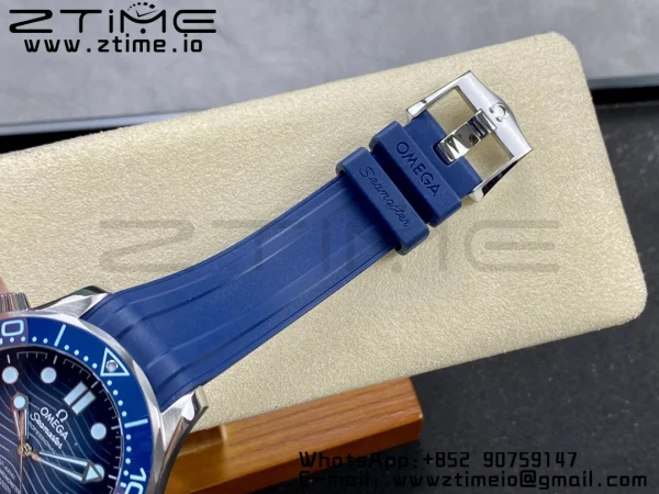 OMEGA Seamaster 300 SS VSF 1:1 Best Edition Gradient Blue Dial on Blue Rubber Strap A8808 - Super Clone Watch | 1:1 Best Version