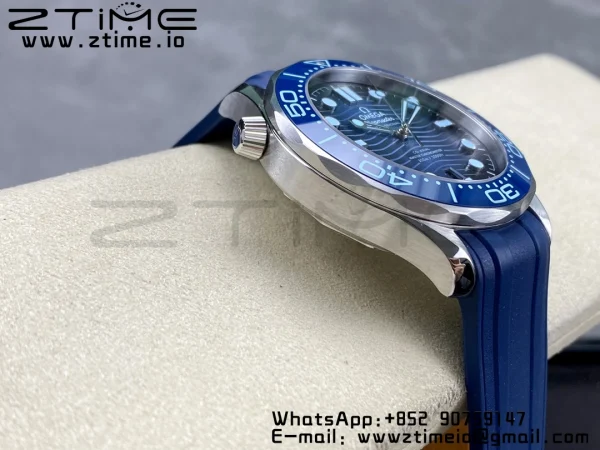 OMEGA Seamaster 300 SS VSF 1:1 Best Edition Gradient Blue Dial on Blue Rubber Strap A8808 - Super Clone Watch | 1:1 Best Version