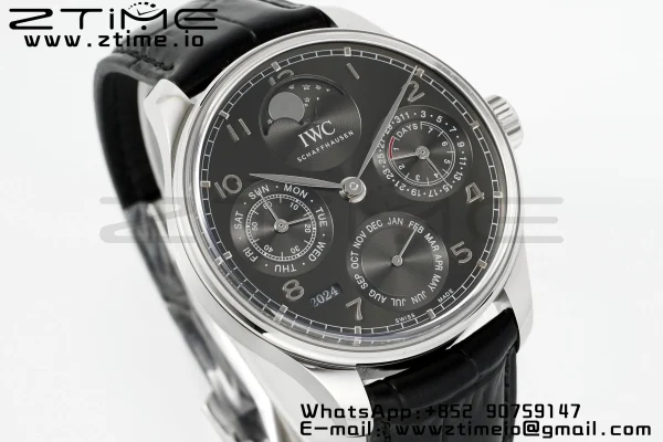 IWC ポルトギーゼ・パーペチュアル・カレンダー IW503301 SS APSF 1:1 ベスト・エディション ブラックレザーストラップ グレー文字盤 A52610 クローン - スーパークローン時計｜1:1 ベスト・バージョン