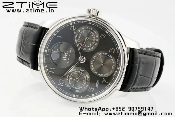 IWC ポルトギーゼ・パーペチュアル・カレンダー IW503301 SS APSF 1:1 ベスト・エディション ブラックレザーストラップ グレー文字盤 A52610 クローン - スーパークローン時計｜1:1 ベスト・バージョン