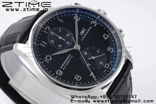 IWC Portoghese Chrono IW371447 ZF 1:1 Best Edition Quadrante nero su cinturino in pelle nera DD7750 - Orologio Super Clone | 1:1 Best Version