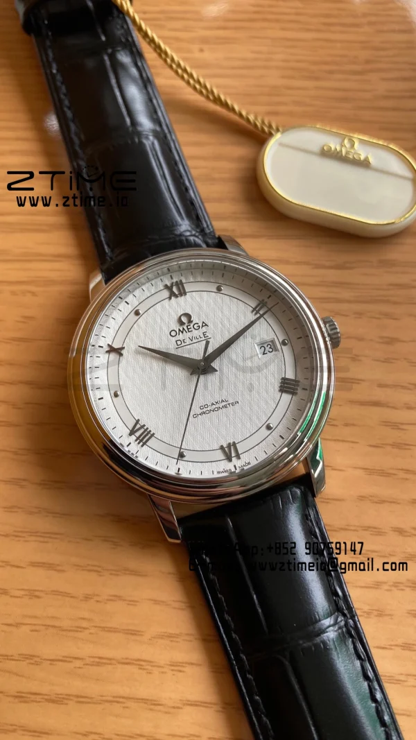 OMEGA De Ville Prestige 39.5mm SS A+F 1:1 Best Edition Λευκό καντράν με ασημί δείκτες και μαύρο δερμάτινο λουράκι A2500 - Super Clone Watch | 1:1 Best Version