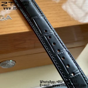 OMEGA De Ville Prestige 39.5mm SS A+F 1:1 Best Edition Λευκό καντράν με μπλε δείκτες σε μαύρο δερμάτινο λουράκι A2500 - Super Clone Watch | 1:1 Best Version