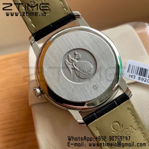 OMEGA De Ville Prestige 39.5mm SS A+F 1:1 Best Edition Λευκό καντράν με μπλε δείκτες σε μαύρο δερμάτινο λουράκι A2500 - Super Clone Watch | 1:1 Best Version