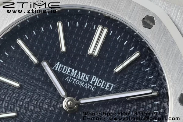 AP Royal Oak 39mm 15202 SS IPF 1:1 Mejor Edición Esfera azul texturizada en brazalete SS A2121 - Super Clone Watch | 1:1 Mejor Versión