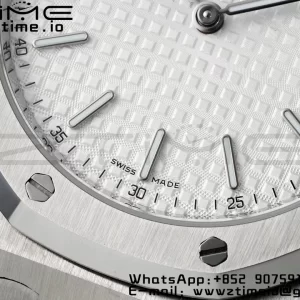 AP Royal Oak 39mm 15202 SS IPF 1:1 Best Edition White Textured Dial on SS Bracelet A2121 - Super Clone Watch | 1:1 Best Version