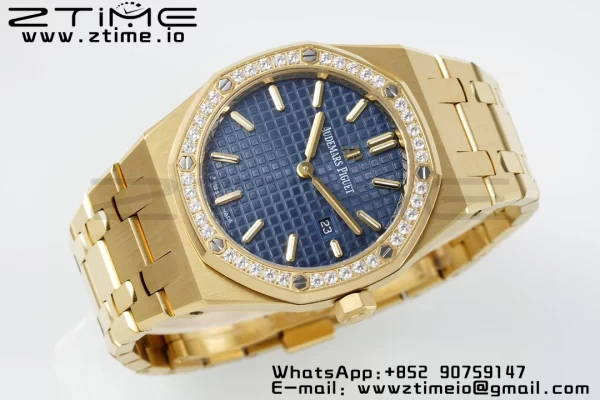 AP Lady Royal Oak 67651 33mm YG ZF 1:1 Best Edition Blue Dial Diamonds Bezel on YG Bracelet ETA Quartz - Super Clone Watch | 1:1 Best Version