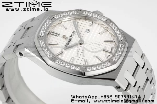 AP Lady Royal Oak 67651 33mm SS ZF 1:1 Best Edition White Dial Diamonds Bezel on SS Bracelet ETA Quartz - Super Clone Watch | 1:1 Best Version