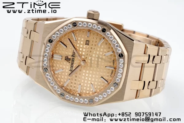 AP Lady Royal Oak 67651 33mm RG ZF 1:1 Best Edition Quadrante RG Lunetta con diamanti su bracciale RG Quarzo ETA - Orologio Super Clone | 1:1 Best Version