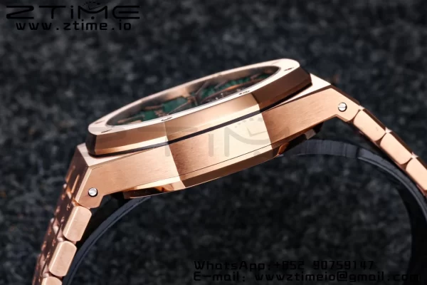 AP Royal Oak 2018 SIHH RG Tourbillon R8F Green Sunburst Tapisserie Dial on RG Bracelet Flying Tourb - Super Clone Watch | 1:1 Best Version