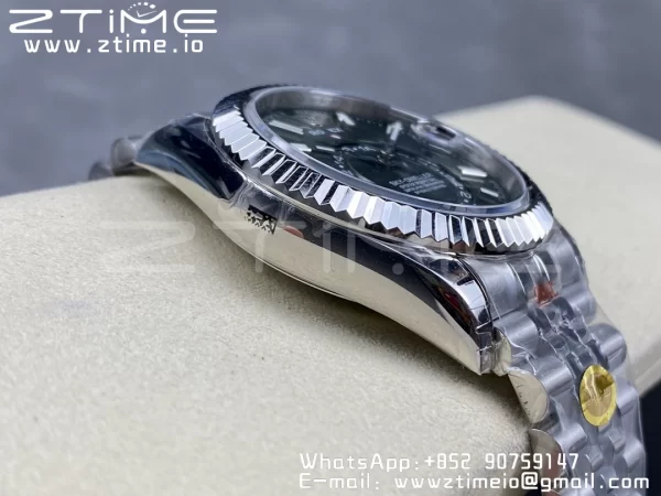 Rolex Skydweller 326934 SS Noob Best Edition Cadran Vert sur Bracelet Jubilé SS A23J - Super Clone Watch | 1:1 Best Version