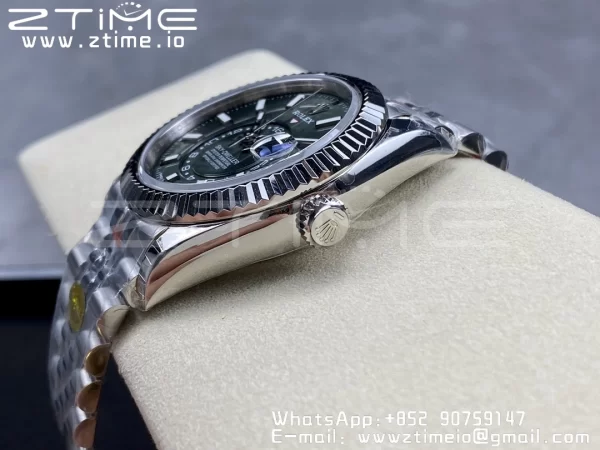 Rolex Skydweller 326934 SS Noob Best Edition Cadran Vert sur Bracelet Jubilé SS A23J - Super Clone Watch | 1:1 Best Version