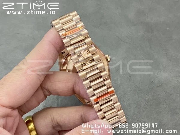 Rolex DayDate 228235 40mm RG GMF 1:1 Best Edition Green Dial Roman Markers Fluted Bezel on RG Bracelet A2836 (Tungsten Heavy Version) - Super Clone Watch | 1:1 Best Version