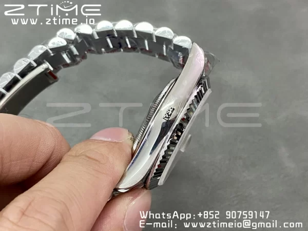 Rolex DayDate 228236 40mm GMF 1:1 Cea mai bună ediție Cadran argintiu Diamante Markers Fluted Bezel pe brățară SS A2836 (Tungsten Heavy Version) - Super Clone Watch | 1:1 Cea mai bună versiune