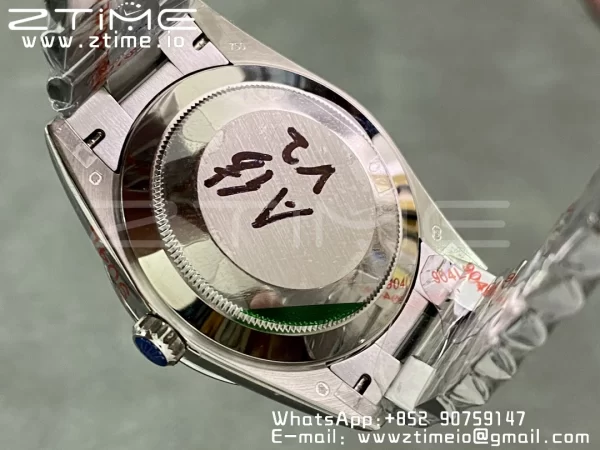 Rolex DayDate 228236 40mm GMF 1:1 Cea mai bună ediție Cadran argintiu Diamante Markers Fluted Bezel pe brățară SS A2836 (Tungsten Heavy Version) - Super Clone Watch | 1:1 Cea mai bună versiune