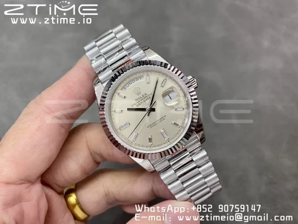 Rolex DayDate 228236 40mm GMF 1:1 Cea mai bună ediție Cadran argintiu Diamante Markers Fluted Bezel pe brățară SS A2836 (Tungsten Heavy Version) - Super Clone Watch | 1:1 Cea mai bună versiune